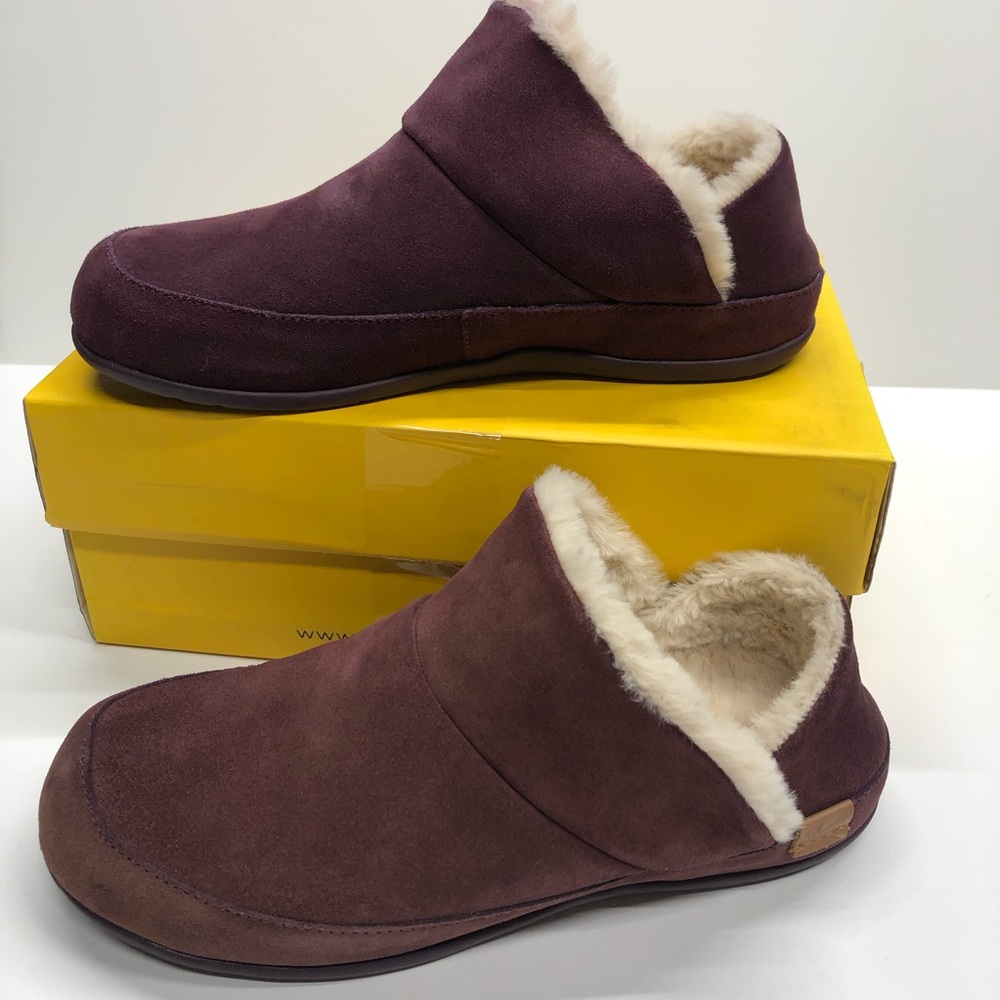 NEW flawed Strive Geneva 8.5 faux fur Lined Maroon Suede Slip-On Slippers shoes